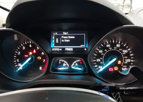 2017 Ford Escape Titanium из США, поврежденный, VIN 1FMCU9J90HUB75898